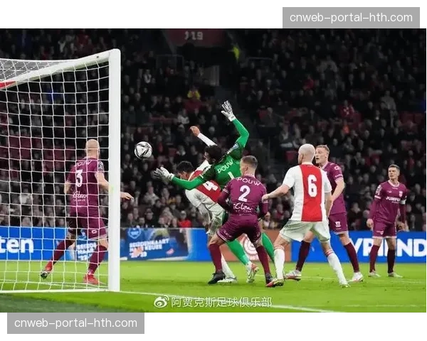 那不勒斯4-0大胜克雷莫纳，霍伊伦梅开二度助球队巩固亚军位置